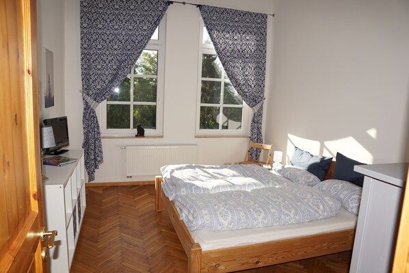 2 chambres, fer et planche à repasser, lit parapluie, Wi-Fi gratuit