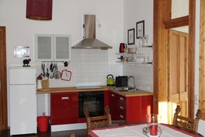 Kühlschrank, Ofen, Herdplatte, Geschirrspüler