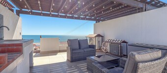 Buenos Aires Villa 6 | Ocean-View Pool, Rooftop BBQ & Steps to the Beach