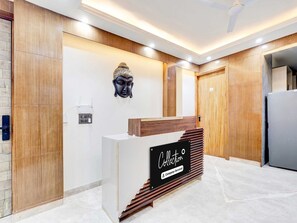 Hus | Reception