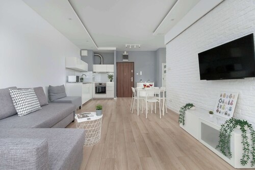 Spacious Apartment in the Center | Parking and Balcony