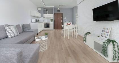 Spacious Apartment in the Center | Parking and Balcony