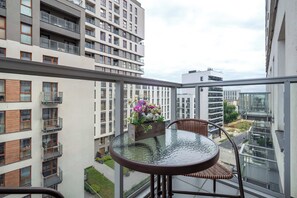 Outdoor dining - Kilińskiego 121B | Łódź |  Spacious Apartment | Parking (Łódź)