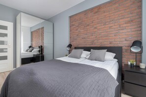 1 bedroom, iron/ironing board, travel cot, WiFi