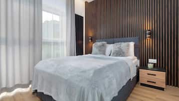 1 makuuhuone, työpöytä, silitysrauta/-lauta, vauvan matkasänky