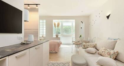 Bright Studio | Close to the Sea | Place to Work