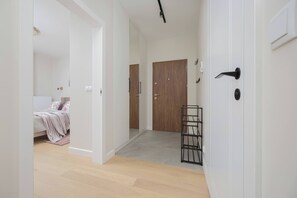 2 bedrooms, desk, iron/ironing board, travel cot - Jagiellońska 75 | Warszawa |  Spacious Apartament | Parking&AC (Warszawa)