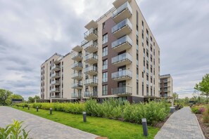 Exterior - Jagiellońska 75 | Warszawa |  Spacious Apartament | Parking&AC (Warszawa)