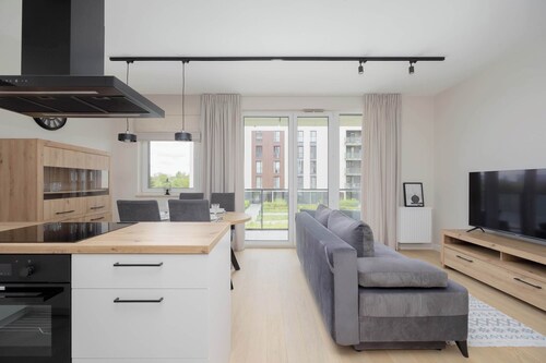Spacious Apartment with Balcony | Parking and Air Conditioning