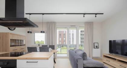 Spacious Apartment with Balcony | Parking and Air Conditioning