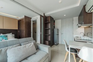 Apartment, Balcony | Living area