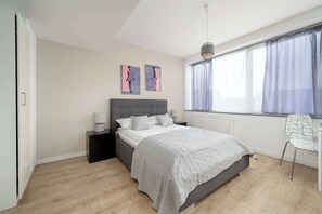 Iron/ironing board, travel cot, WiFi, bed sheets