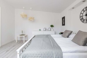2 bedrooms, desk, iron/ironing board, travel crib