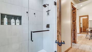 Cottage (2 Bedrooms) | Interior