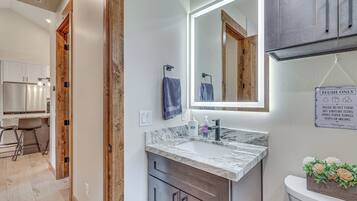 Cottage (2 Bedrooms) | Interior