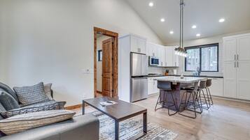 Cottage (2 Bedrooms) | Interior