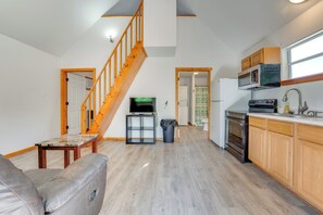 House (2 Bedrooms) | Interior