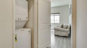 ุงูู
ูุดุฃุฉ ู
ู ุงูุฏุงุฎู