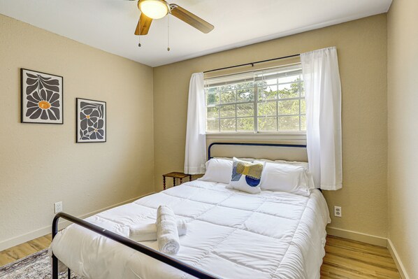 House (5 Bedrooms) | Interior