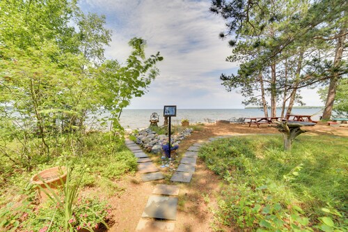 Private Beach! Year-round Lake Superior Retreat