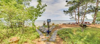 Private Beach! Year-round Lake Superior Retreat