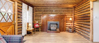 Watefront Getaway w/ Mtn Views & Dock in Clearlake