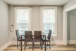 House (2 Bedrooms) | Interior - < 1 Mi to Everbank Stadium: Retreat w/ Yard! (Jacksonville)