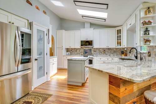 Welcoming Home w/ Yard on 20 Acres in High Springs