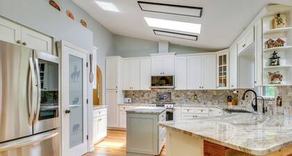 Welcoming Home w/ Yard on 20 Acres in High Springs