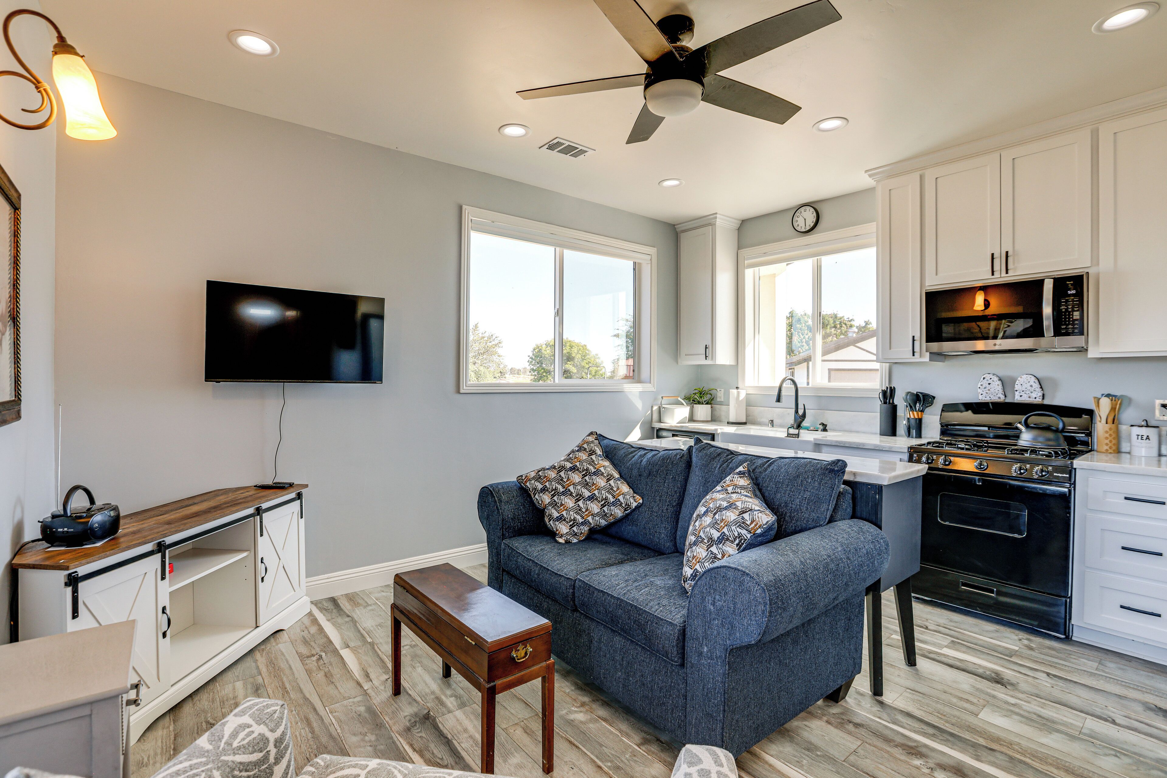 House (2 Bedrooms) | Interior