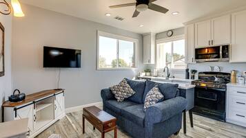 House (2 Bedrooms) | Interior