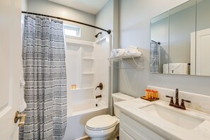 House (2 Bedrooms) | Interior - Lincoln Home w/ Private Patio: 9 Mi to Dtwn! (Lincoln)