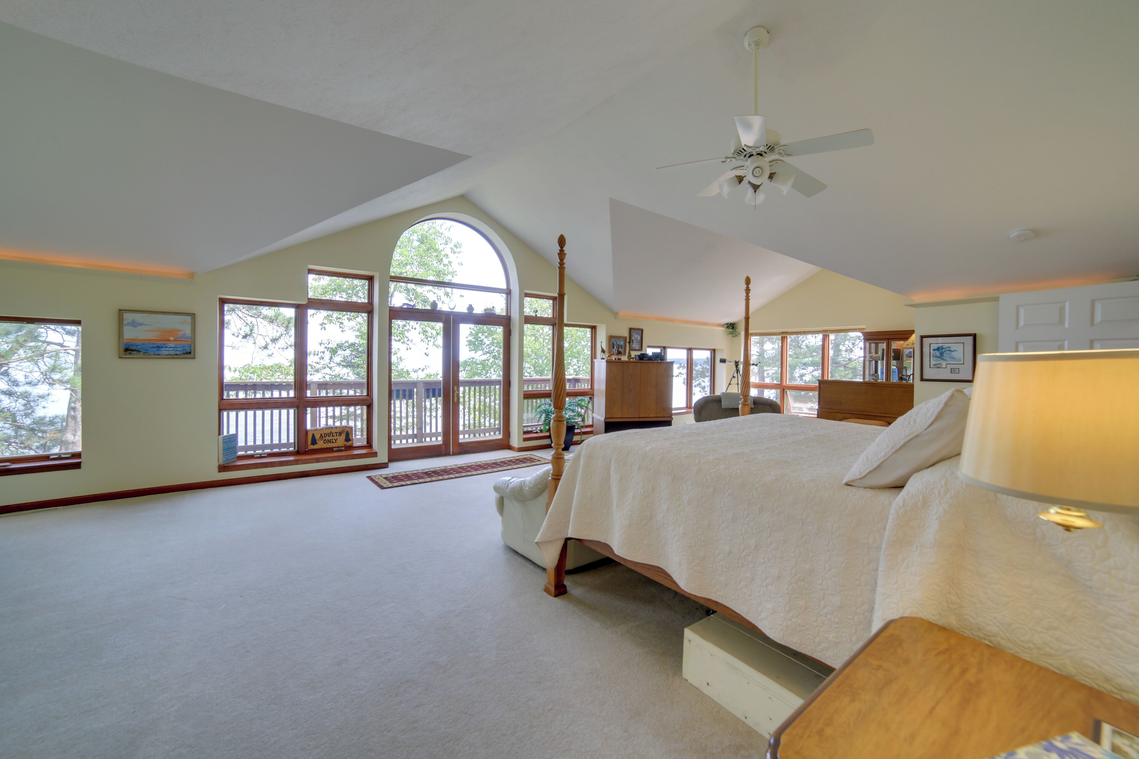 House (5 Bedrooms) | Interior