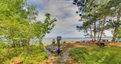 Lakefront Lookout! Private Sand Beach on Superior