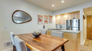 Apartment (0 Bedroom) | Interior