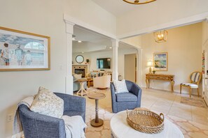 House (3 Bedrooms) | Interior - 30A Poolside Oasis: 2 Mi to Beach & Boat Access (Santa Rosa Beach)