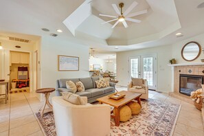 Interior - 30A Poolside Oasis: 2 Mi to Beach & Boat Access (Santa Rosa Beach)
