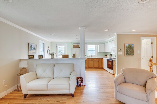 House (2 Bedrooms) | Interior