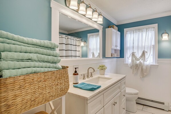 House (2 Bedrooms) | Interior
