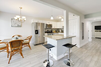 3 Mi to Siesta Key Beach: Condo w/ Heated Pool!
