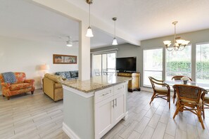 Apartment (1 Bedroom) | Interior - 3 Mi to Siesta Key Beach: Condo w/ Heated Pool! (Sarasota)