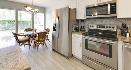 3 Mi to Siesta Key Beach: Condo w/ Heated Pool!