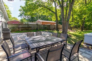 Outdoor dining