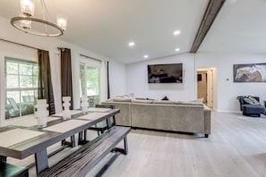 House (3 Bedrooms) | Interior
