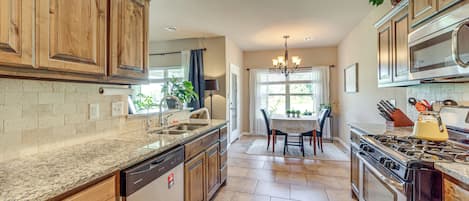 House (3 Bedrooms) | Interior