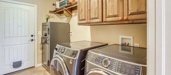 Tulsa Area Retreat w/ Trail Access + Private Patio