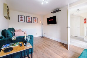 House, Patio | Living area