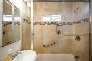 Apartment | 2 bedrooms, Internet - Near LA Cozy Home With Full Kitchen Laundry (San Gabriel)