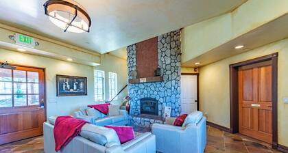 Vineyard Inn w/4BR ensuites, VIEWS, VIEWS!