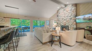 TV, fireplace, DVD player, books